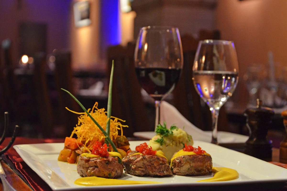 Cenar en pareja en Salou en L’estació Brasería