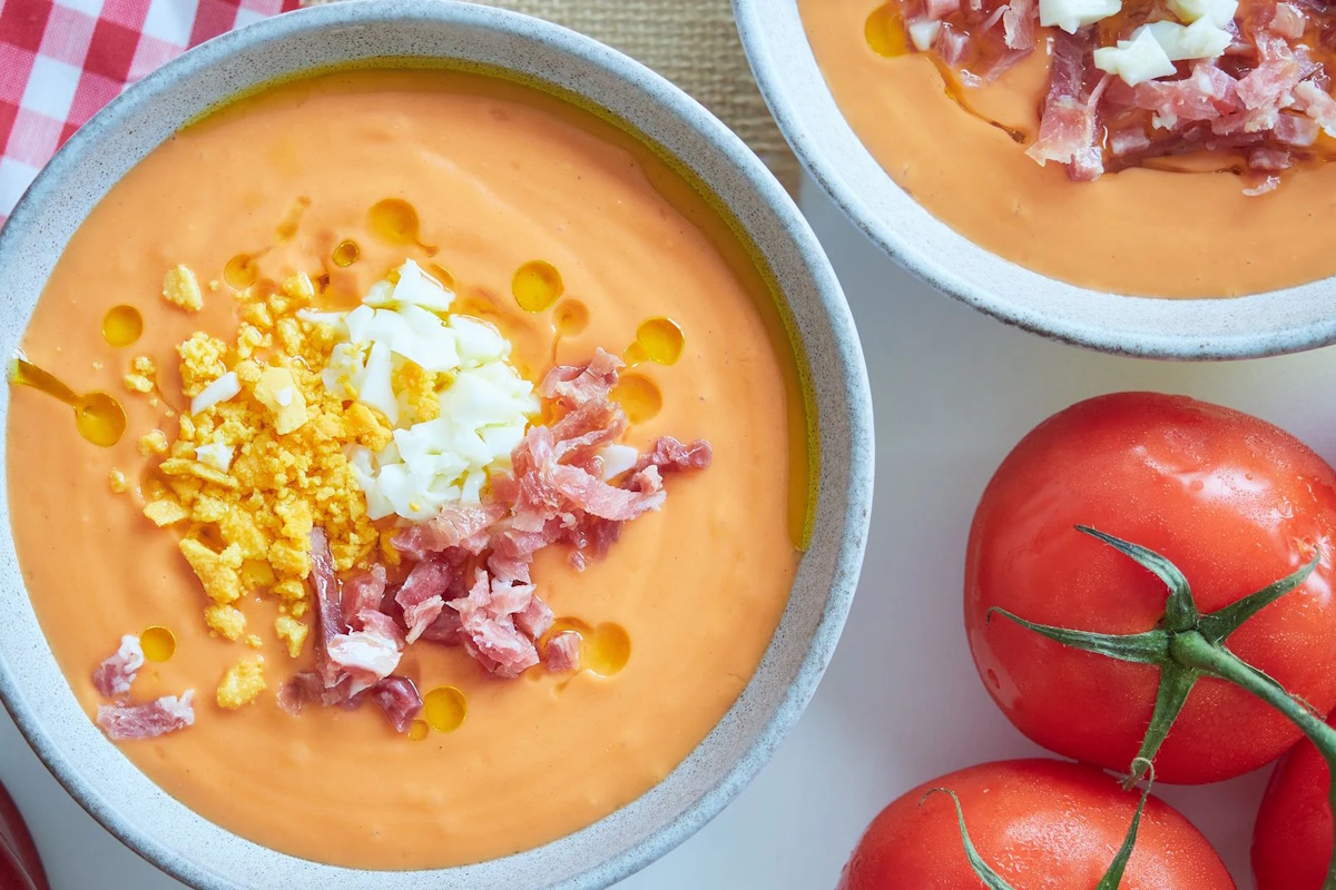 Salón preparado para eventos y comidas de empresa en Salou